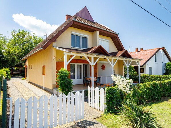 Ciel, Plante, Bâtiment, Propriété, Fenêtre, Porte, Maison, Clôture, Arbre, Lot Terre