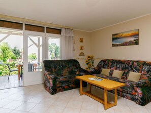 Meubles, Propriété, Canapé, Table, Plante, Confort, Canapé-Lit, Salon, Design Intérieur, Plante D'Appartement