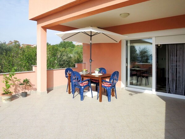 Plant, Table, Furniture, Building, Flowerpot, Chair, Shade, Outdoor Furniture, Wood, Outdoor Table