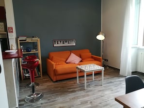 Tabelle, Möbel, Couch, Eigentum, Komfort, Gebäude, Holz, Wohnzimmer, Studio Couch, Interior Design