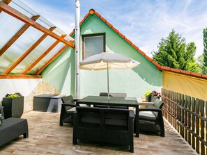 Himmel, Eigentum, Wolke, Schatten, Gartenmöbel, Die Architektur, Hütte, Holz, Tabelle, Freizeit