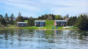 3 Cottages on location