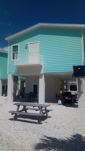picnic area with lots of seating outside 