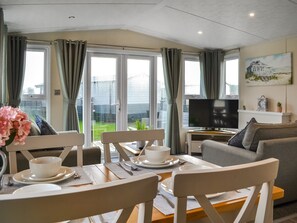 Open plan living space | Emily’s Escape - Emily’s Escape and Rosie’s Retreat, Bridlington