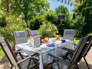 Table, Plant, Furniture, Chair, Flower, Outdoor Table, Nature, Tree, Outdoor Furniture, Folding Chair