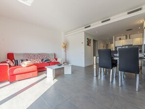 Plante, Bâtiment, Ciel, Jour, Propriété, Fenêtre, Arbre, Design Urbain, Quartier, Condominium