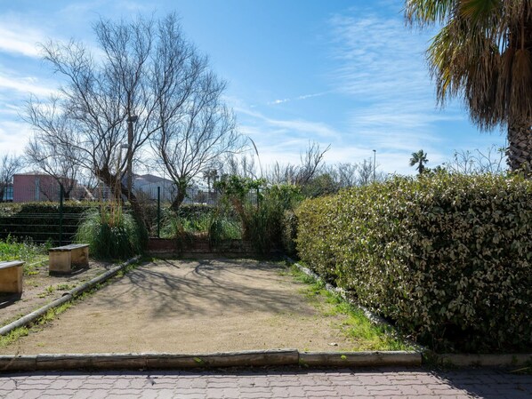 Water, Sky, Property, Plant, Tree, Swimming Pool, Azure, Shade, Arecales, Leisure