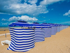 Cloud, Sky, Blue, Azure, Beach, Shade, Water, Tints And Shades, Landscape