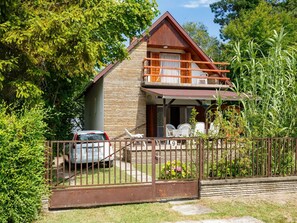 Bâtiment, Plante, Propriété, Véhicule, Fenêtre, Voiture, Maison, Arbre, Clôture, Véhicule À Moteur
