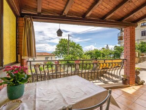 Property, Sky, Plant, Building, Flowerpot, Flower, Shade, Table, Wood, Porch