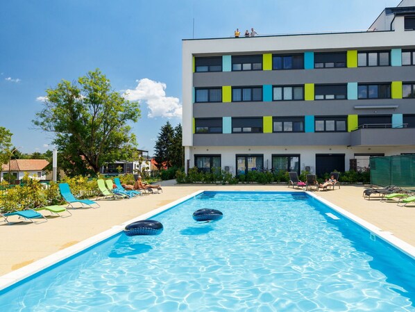 Water, Plant, Sky, Property, Building, Window, Swimming Pool, Cloud, Azure, Tree