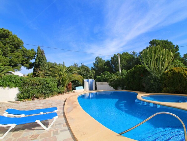 Acqua, Cielo, Nube, Pianta, Piscina, Blu, Albero, Shade, Mobili Da Esterno, Corpo D'Acqua