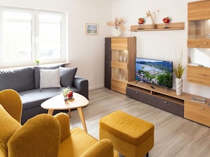 Meubles, Design Intérieur, Télévision, Bois, Sol, Pièce, Téléviseur, Salon, Domicile, Étagère