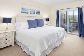 A restful 2 Bedroom 2 Bath waterfront condo in Mariners Landing