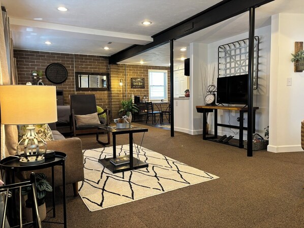 Open floor plan lets you enjoy all 600 sq. ft. of industrial elegance.