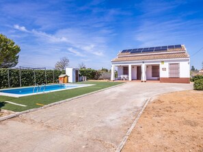 Nube, Cielo, Planta, El Terreno Del Lote, Casa, Asfalto, Sombra, Árbol, Bienes Raíces, Edificio