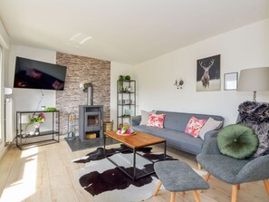 Table, Couch, Picture Frame, Furniture, Living Room, Studio Couch, Houseplant, Interior Design, Wood, Floor