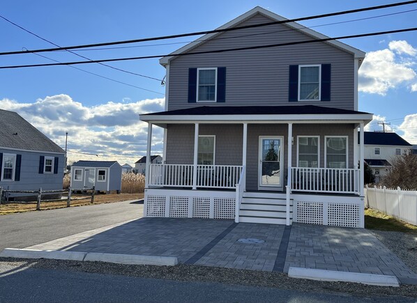 Front of house,
Farmers porch with 4 rockers and side tables 