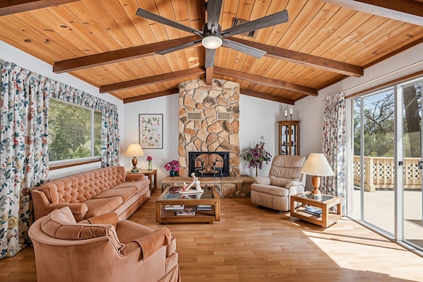 Indoors, Furniture, Living Room, Appliance, Ceiling Fan