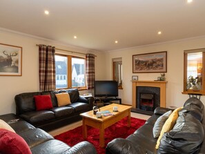 Picture Frame, Property, Furniture, Couch, Comfort, Wood, Interior Design, Living Room, Floor, Wall