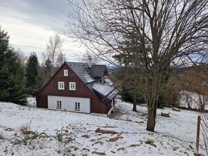 Plante, Ciel, Bâtiment, Nuage, Propriété, Fenêtre, Neige, Maison, Arbre, Paysage Naturel