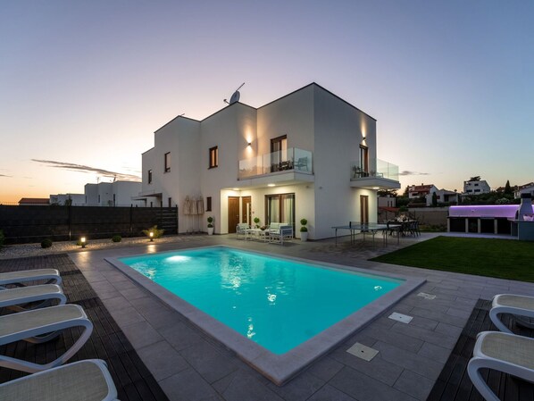 L'Eau, Ciel, Propriété, Bâtiment, Plante, Piscine, Fenêtre, Bleu Azur, Architecture, Plan D'Eau