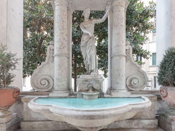 Water, Property, Plant, Tree, Flowerpot, Font, Sculpture, Statue, Fountain