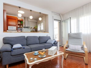 Furniture, Property, Plant, Comfort, Textile, Wood, Interior Design, Cabinetry, Houseplant, Flooring