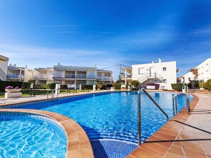 Water, Plant, Sky, Property, Swimming Pool, Azure, Building, Body Of Water, Window, Leisure
