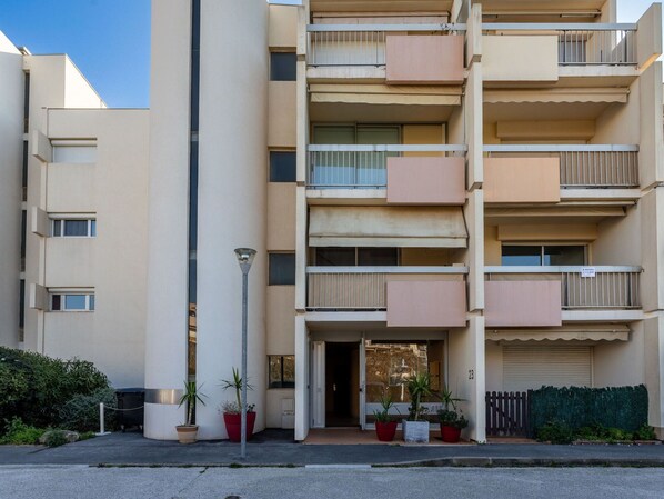 Pflanze, Gebäude, Daytime, Eigentum, Fenster, Tür, Die Architektur, Urban Design, Nachbarschaft