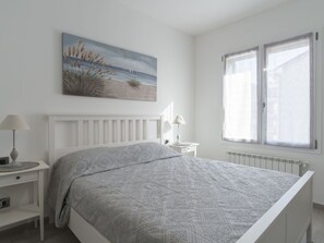 Furniture, Property, Plant, Comfort, Textile, Wood, Interior Design, Cabinetry, Houseplant, Flooring