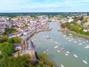 L'Eau, Bateau, Ressources En Eau, Ciel, Bâtiment, Navire, Nuage, Arbre, Cotiers Et Relief Océaniques, Design Urbain