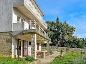 Plante, Ciel, Bâtiment, Nuage, Maison, Arbre, Design Urbain, Ombre, Zone Résidentielle, Chalet