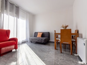 Flooring, Fussboden, Holz, Interior Design, Möbel, Wohnung, Zimmer, Holzboden, Wohnzimmer, Laminatboden