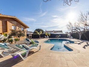 Cloud, Sky, Water, Plant, Building, Azure, House, Swimming Pool, Tree, Outdoor Furniture