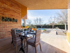 Furniture, Property, Table, Chair, Wood, Interior Design, Shade, Tree, Flowerpot, Living Room