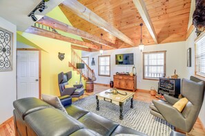 Living Room | 1st Floor | Smart TV | Fireplace