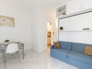 Möbel, Beleuchtung, Wohnzimmer, Komfort, Holz, Fussboden, Flooring, Wand, Tür