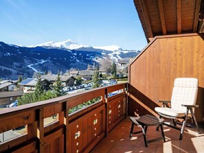 Mountain Range, Valley, Alps, Balcony, Ridge, Mountain Village, Glacial Landform, Massif, Summit, Hotel