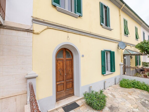 Plante, Bâtiment, Fenêtre, Porte, Jaune, Maison, Bois, Façade, Toit
