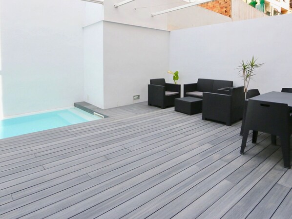 Bâtiment, Bois, Sol, Sol, Design Urbain, Plante D'Appartement, Plante, Table, Piscine