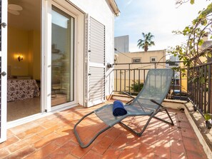 Building, Plant, Shade, Wood, Sky, Interior Design, Outdoor Furniture, Cloud, Residential Area, Flooring