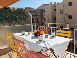Table, Building, Property, Furniture, Sky, Chair, Window, Flowerpot, Outdoor Furniture, Outdoor Table