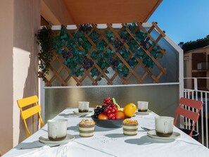 Table, Tableware, Furniture, Dishware, Food, Plate, Chair, Orange, Interior Design, Living Room