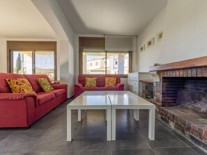 Furniture, Table, Couch, Wood, Interior Design, Window, Living Room, Flooring, Floor, Building