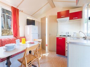 Furniture, Kitchen Sink, Cabinetry, Property, Sink, Table, Window, Countertop, Kitchen, Wood
