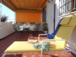 Balcony / Terrace / Patio, Building Exterior, Garden