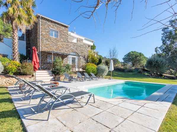 Plant, Water, Property, Sky, Building, Azure, Tree, Window, Swimming Pool, Outdoor Furniture