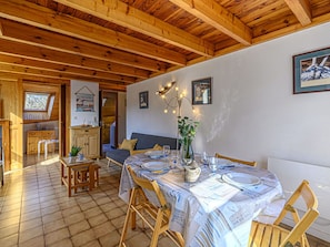 Gebäude, Wolke, Möbel, Fenster, Himmel, Azurblau, Holz, Interior Design, Schatten