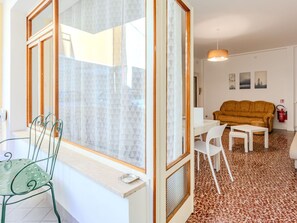Property, Furniture, Wood, Building, Interior Design, Orange, Flooring, Floor, Comfort, Living Room